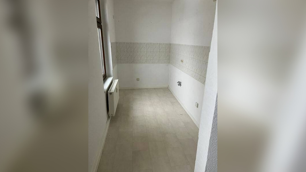 Helle 2-Zimmer mit EBK, neuem Laminat und Dusche in zentraler Lage! – Chemnitz – Vorschaubild 8