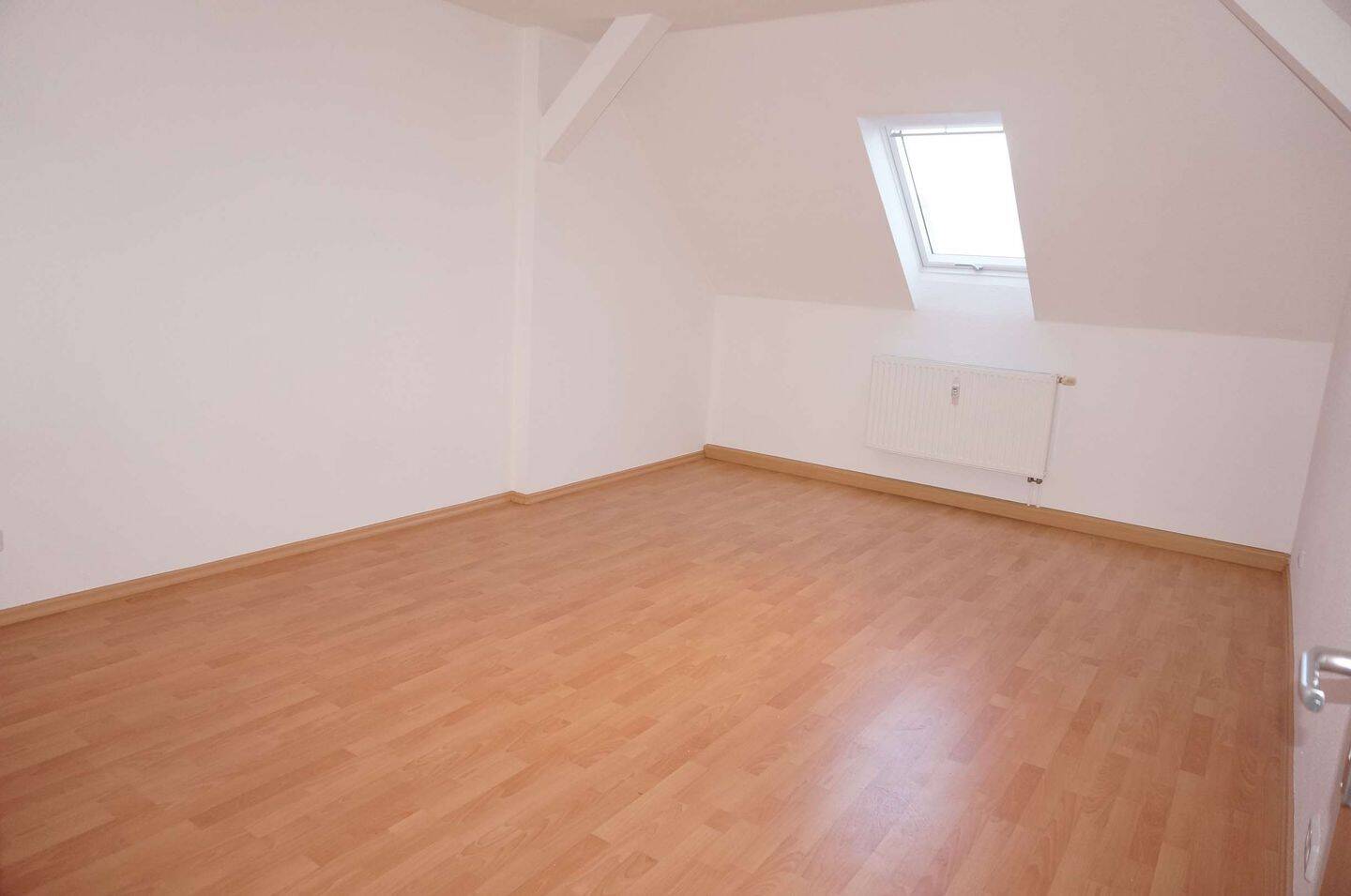 DG-Whg. frei ab 1.10.26 – Großer Süd-Balkon  u.v.m. – Chemnitz – Vorschaubild 3