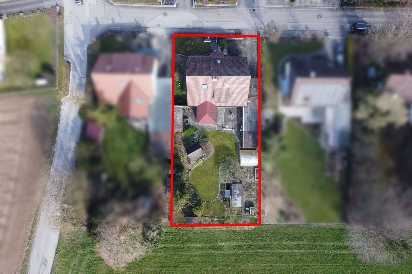 Großzügiges Einfamilienhaus in ruhiger Lage mit weitläufigem Grundstück – 89233 Neu-Ulm – Vorschaubild 3