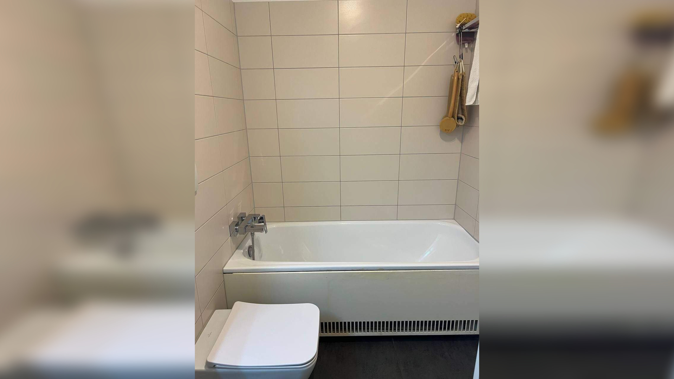 Mörsenbroich-Nähe Zoopark: schicke 2 Zi.Whg. 68 m², neues Bad, EBK , gr.Sonnenbalkon,Lift, TG-Stellplatz – 40470 Düsseldorf – Vorschaubild 4