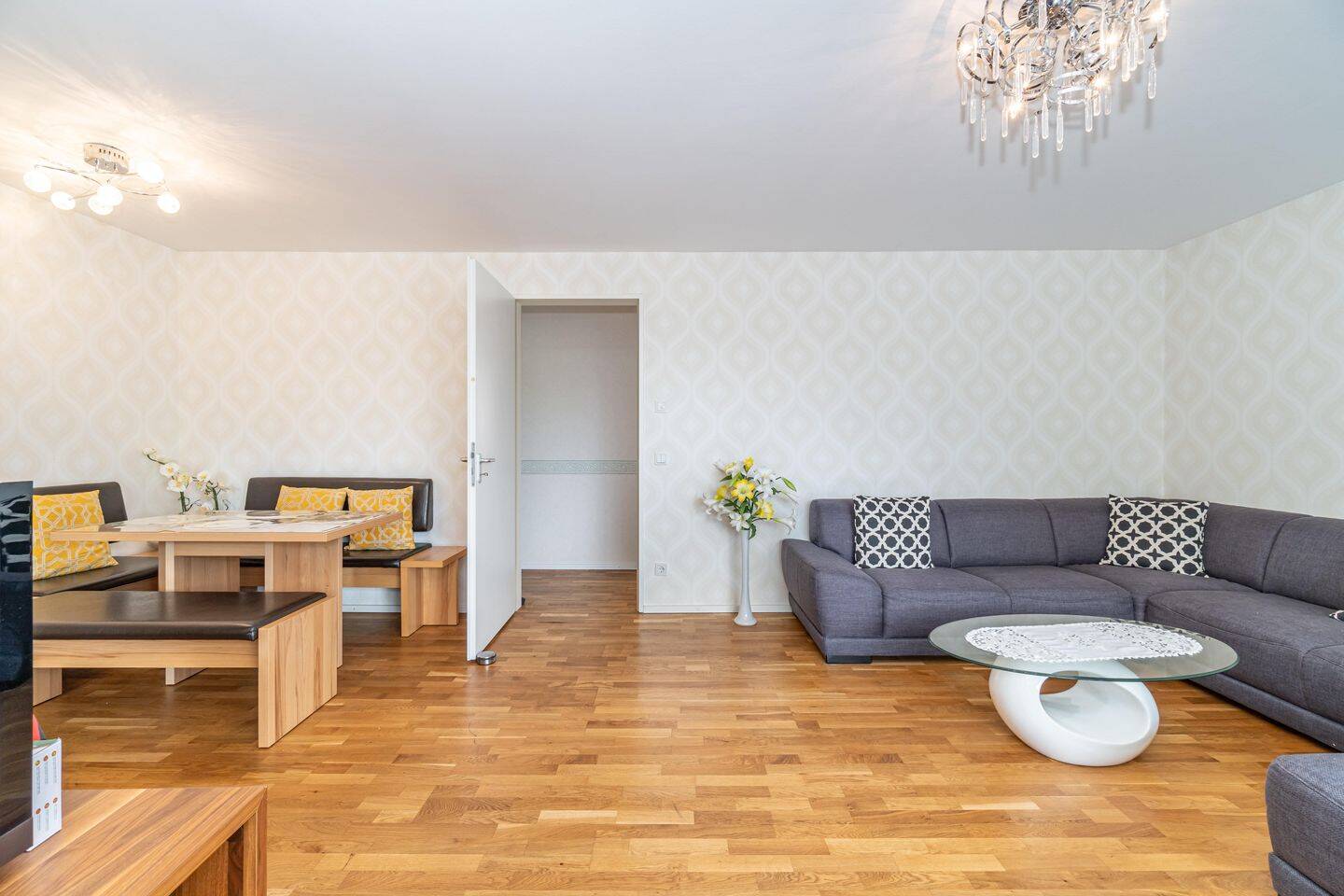 Bezugsfreie 4-Zimmer-Wohnung mit Loggia in München – Milbertshofen / Am Hart, in BMW-Nähe – ideal für Familie & WG – 80937 München – Vorschaubild 3