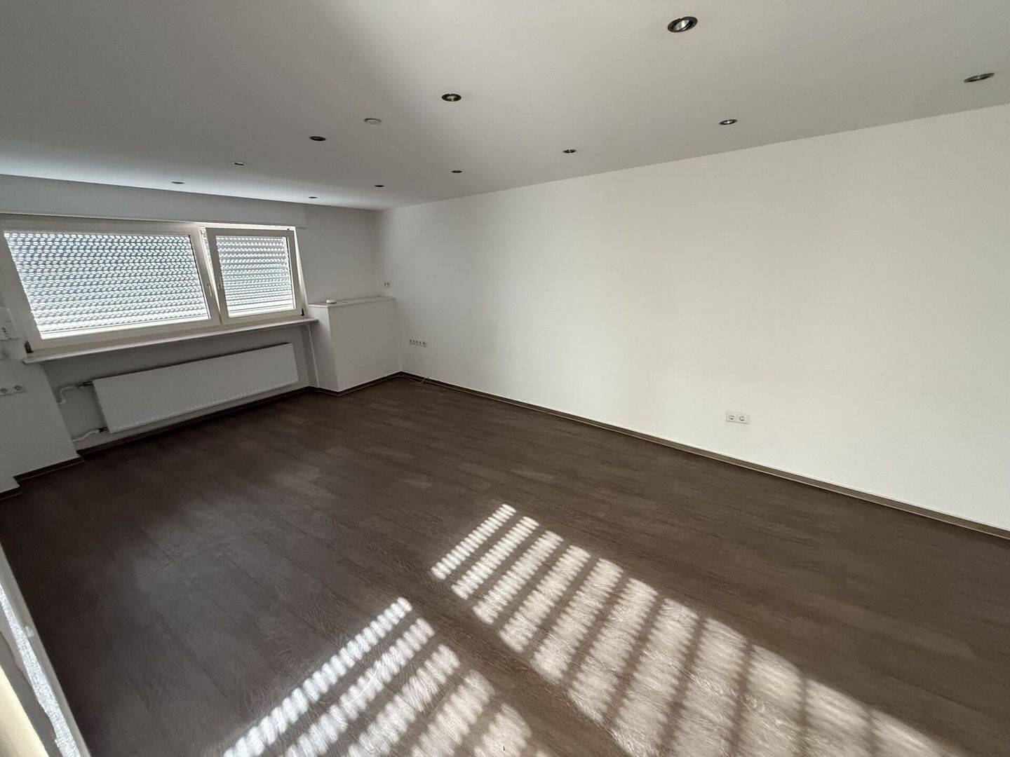 Haus mit 8 Zimmern in Köln-Niehl und Garten – Ideal für Firmen & Familien – 50735 Köln – Vorschaubild 3