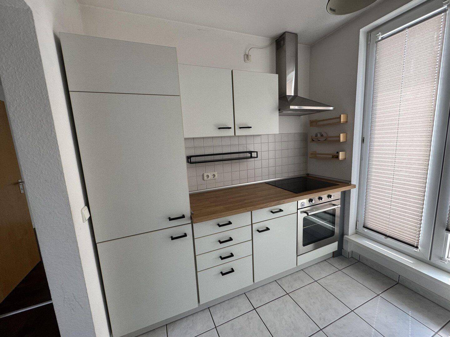 stilvolle 2-Zimmer-DG-Wohnung mit beeindruckender Raumhöhe – zentral in Mz-Kastel, von privat – 55252 Wiesbaden – Vorschaubild 4