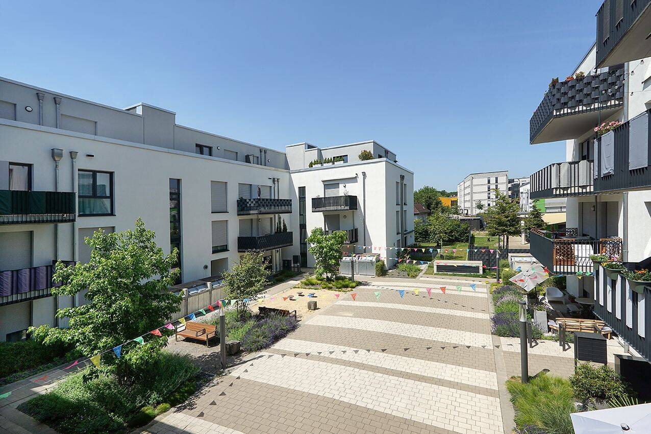 Lichtdurchflutetes Zuhause mit Terrasse und Rundum-Grünblick – 40472 Düsseldorf – Vorschaubild 3