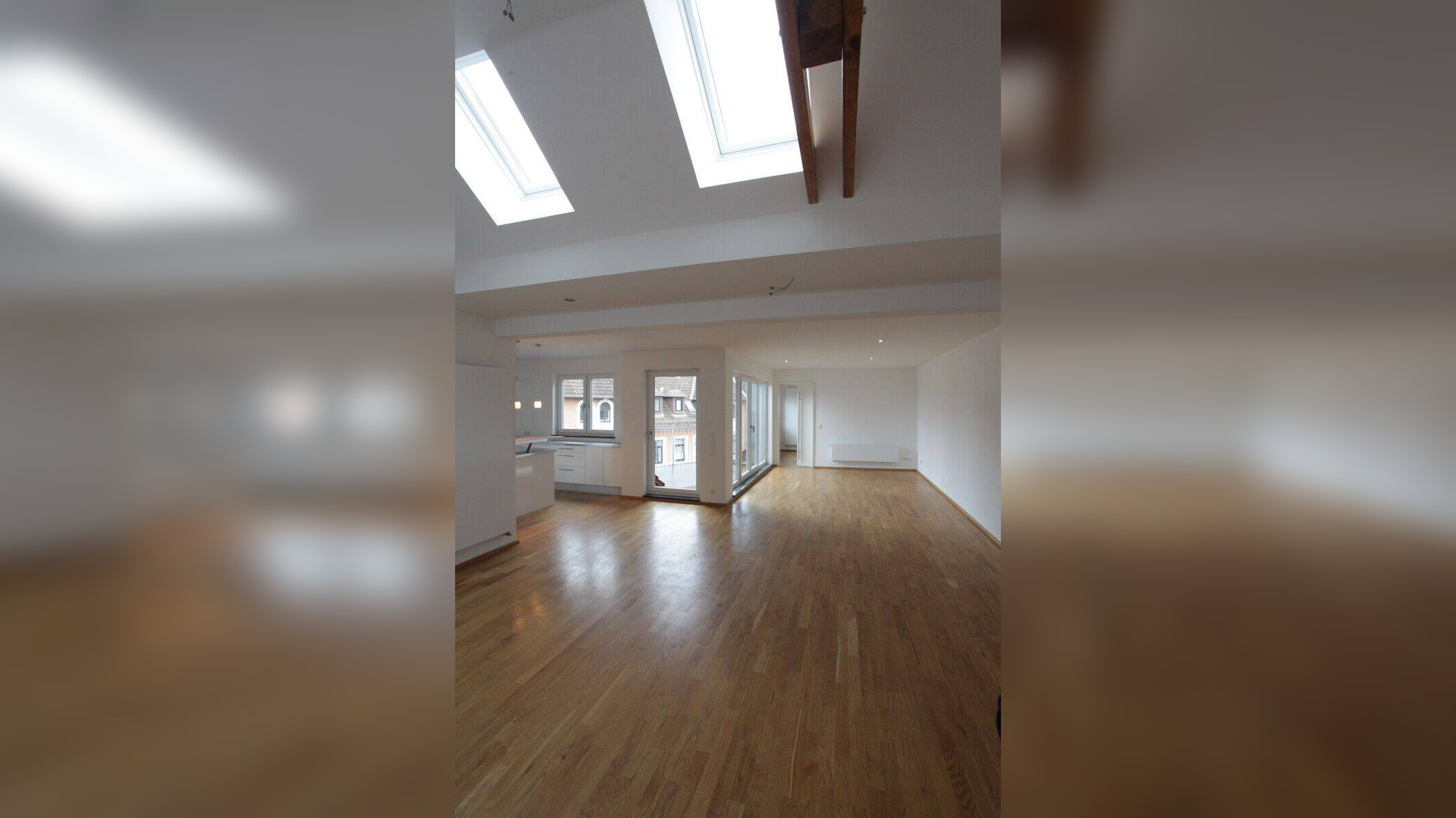 Stilvoll modernisierte Dachgeschosswohnung in zentraler Lage von Braunschweig – 38102 Braunschweig – Vorschaubild 3