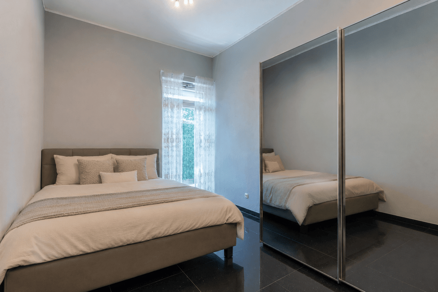 Haus-im-Haus-Gefühl – Waldtrudering: **2 Zimmer mit Hobbyraum & Garten auf 2 Ebenen** – 81827 München – Vorschaubild 4