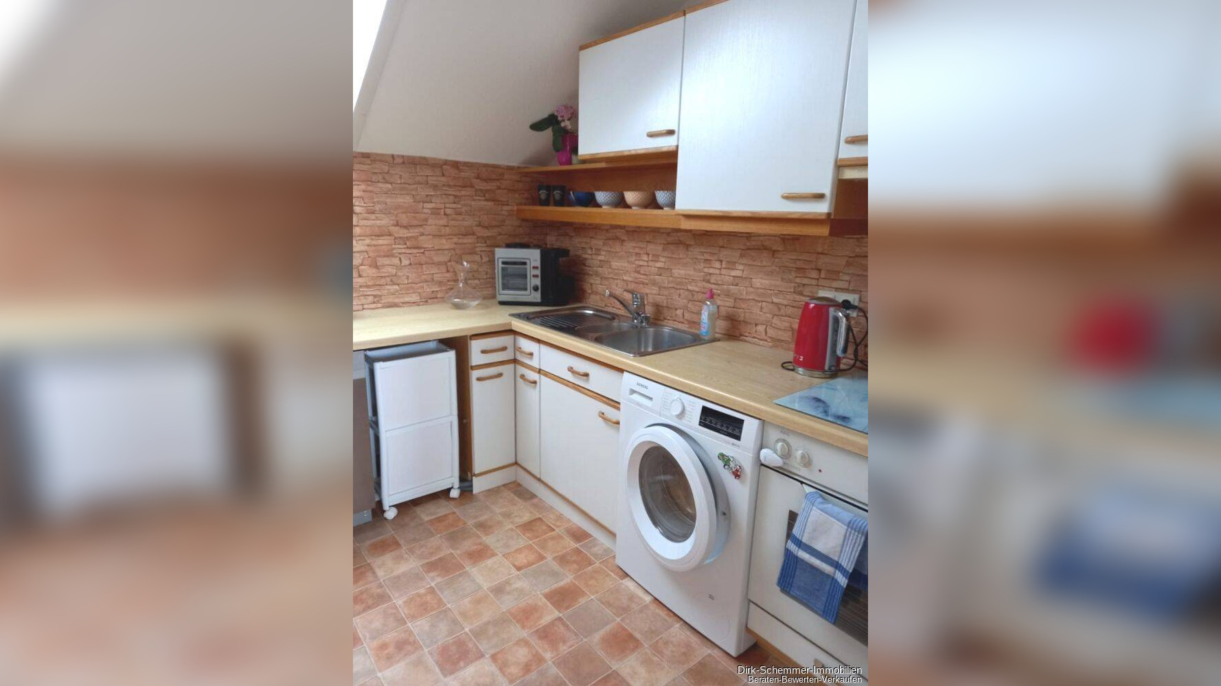 Gemütliche, helle 3 Zimmer Dachgeschoss Wonhnung mit Fernsicht – 79115 Freiburg im Breisgau – Vorschaubild 3