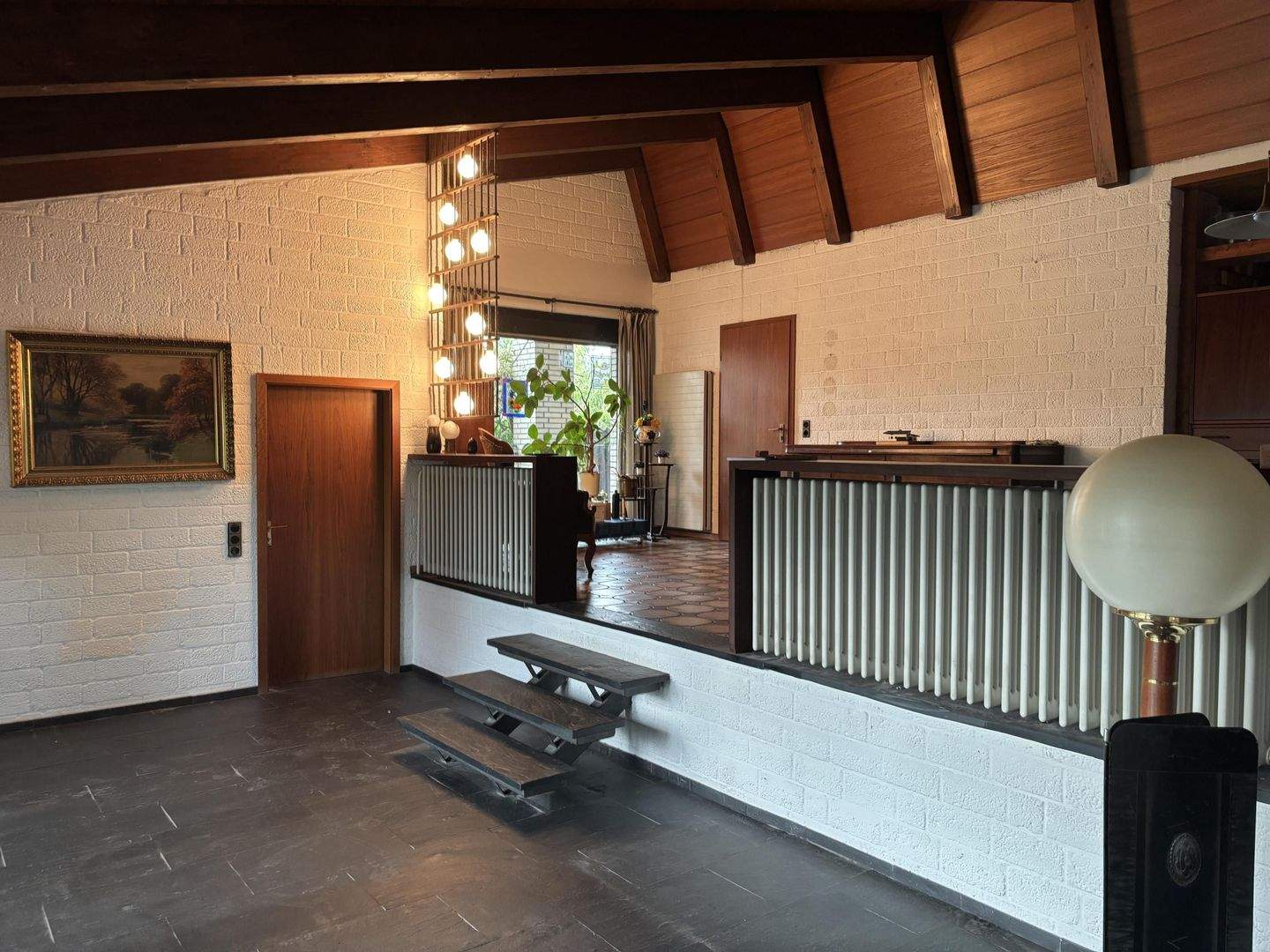 freistehendes Einfamilienhaus mit Einliegerwohnung und Garage – 47802 Krefeld – Vorschaubild 3