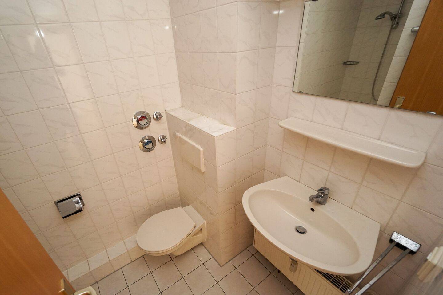 Bezugsfrei! Renovierte 1,5-Zimmer-Wohnung! – 1279 Dresden – Vorschaubild 4