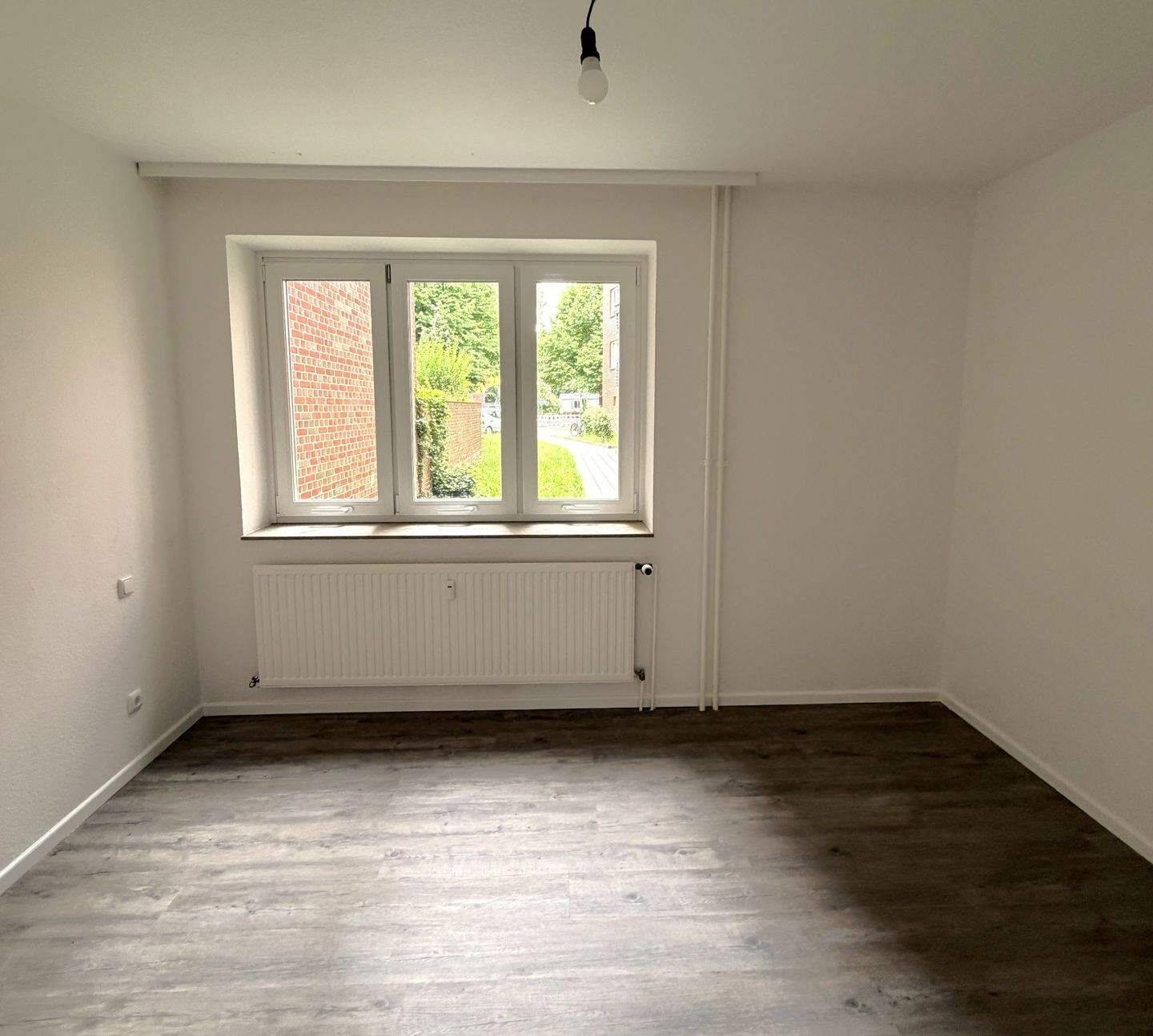 Rollstuhlgerechte Wohnung mit neuer Einbauküche und Terrasse! – 20539 Hamburg – Vorschaubild 3