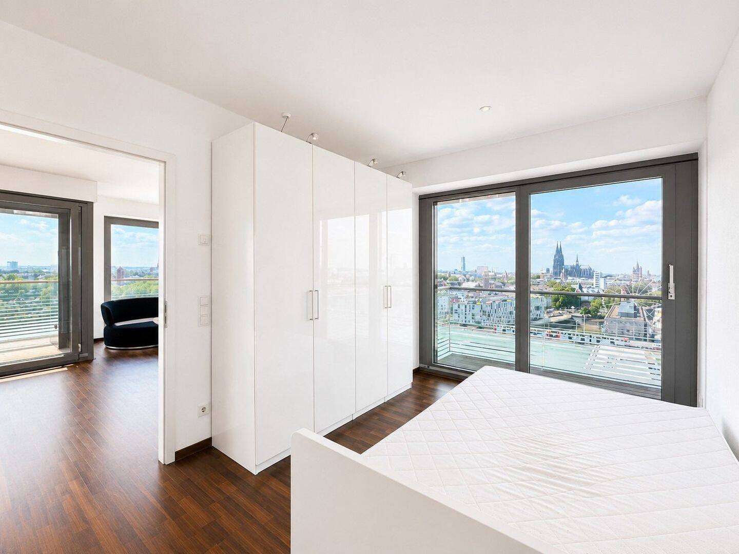 Ein Zuhause mit Aussicht – Exklusive 3-Zimmer-Wohnung mit Domblick – 50678 Köln – Vorschaubild 4