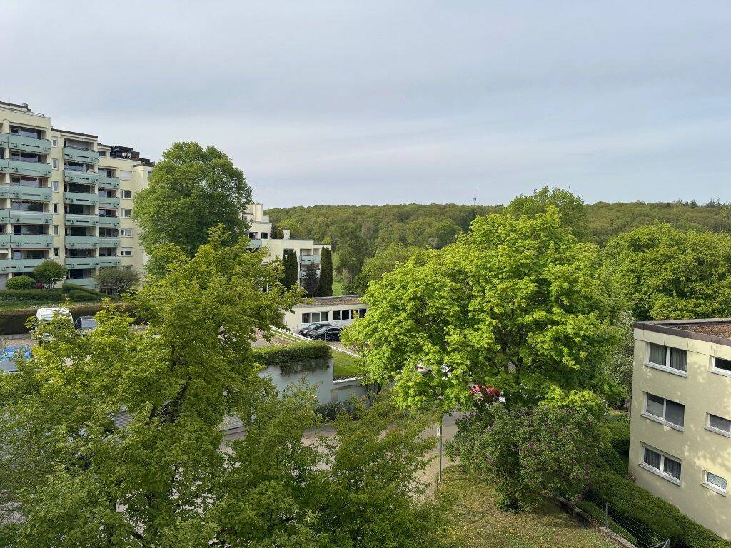 „Komfortable 4,5-Zimmer-Obergeschoßwohnung in naturnaher Lage von Stuttgart-Hoffeld“ – 70597 Stuttgart – Vorschaubild 3