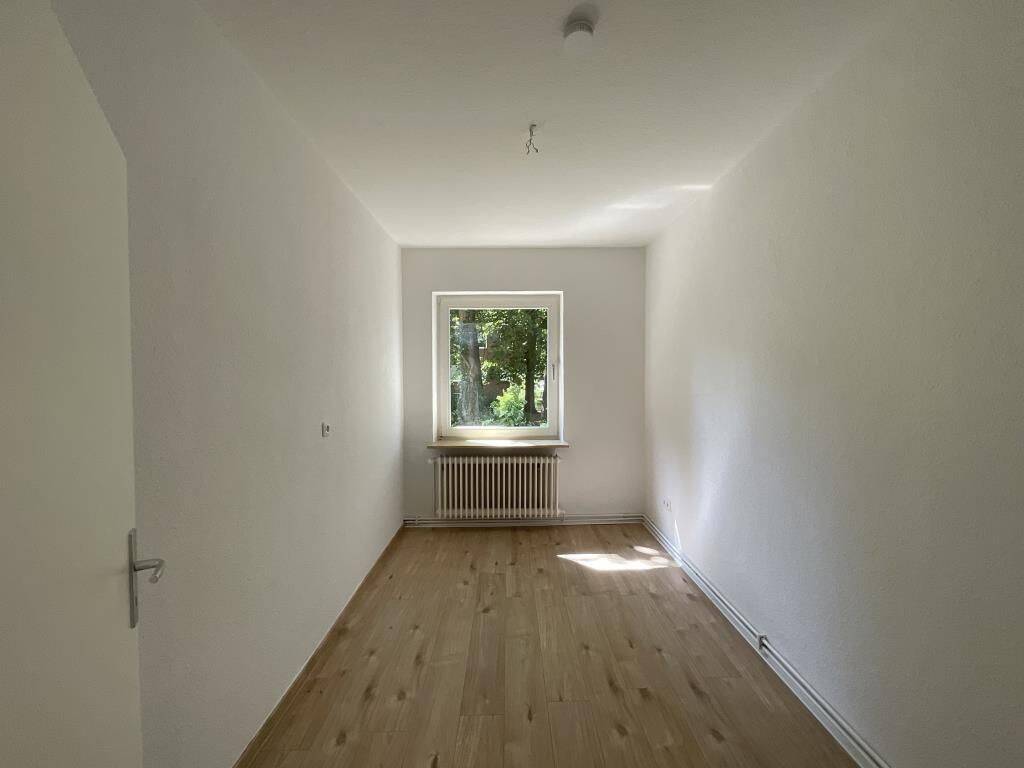 Renovierte 3-Zimmer-Wohnung mit Wanne und Dusche in Wilhelmshaven City zu sofort! – 26382 Wilhelmshaven – Vorschaubild 3