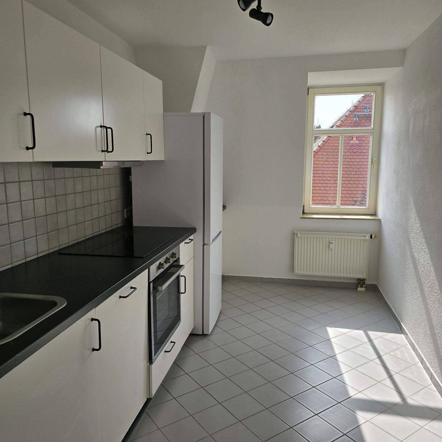 Freie gemütliche sonn. 2,5 DG-Mais.-Wohnung mit mod. EBK + Stellplatz in ruhiger Lage v. Dresden-Löbtau – 1159 Dresden – Vorschaubild 4