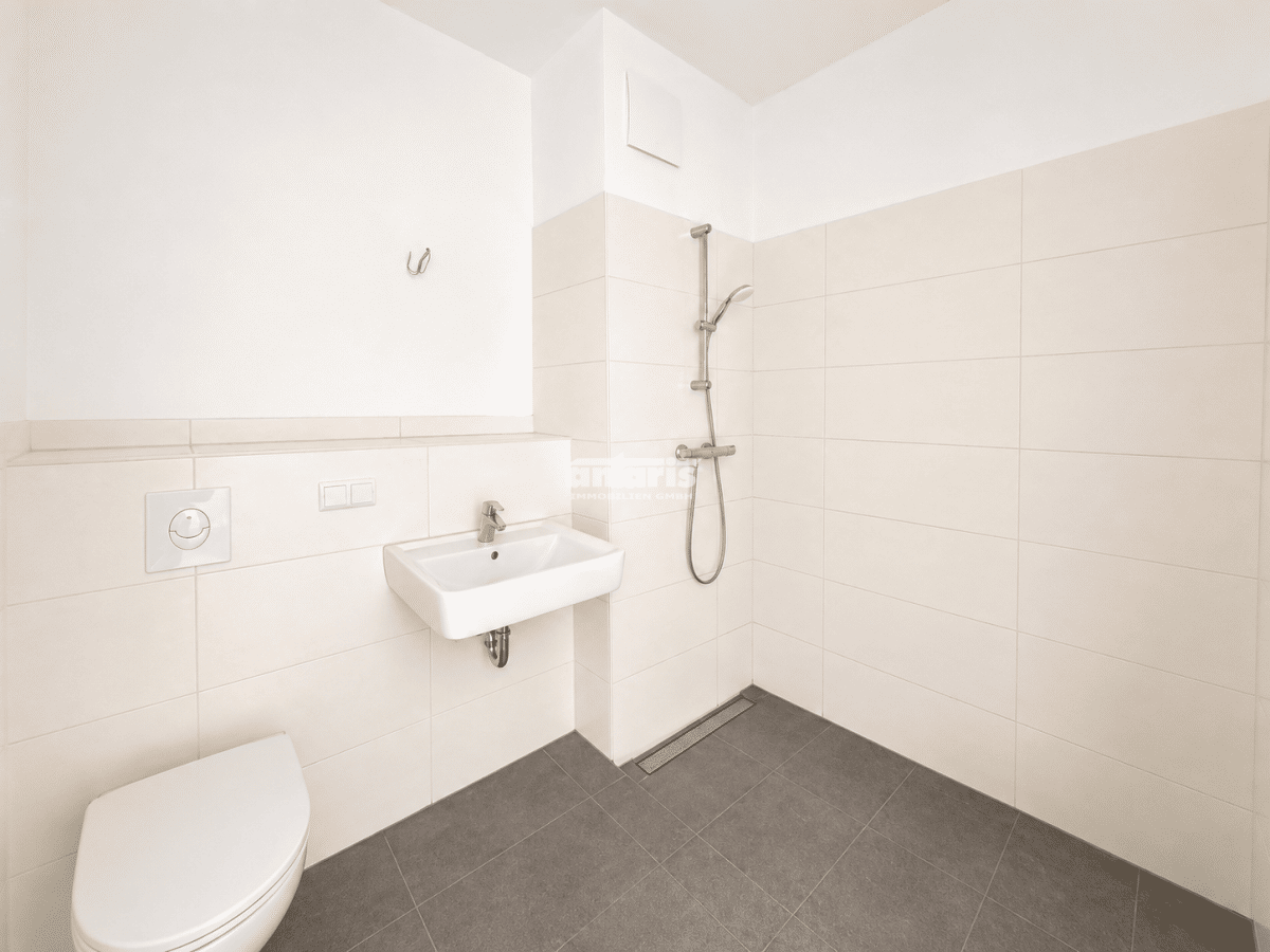 antaris Immobilien GmbH **Traumwohnung im 3. OG – Viel Platz, perfekter Schnitt, zwei Bäder** – 99085 Erfurt – Vorschaubild 3