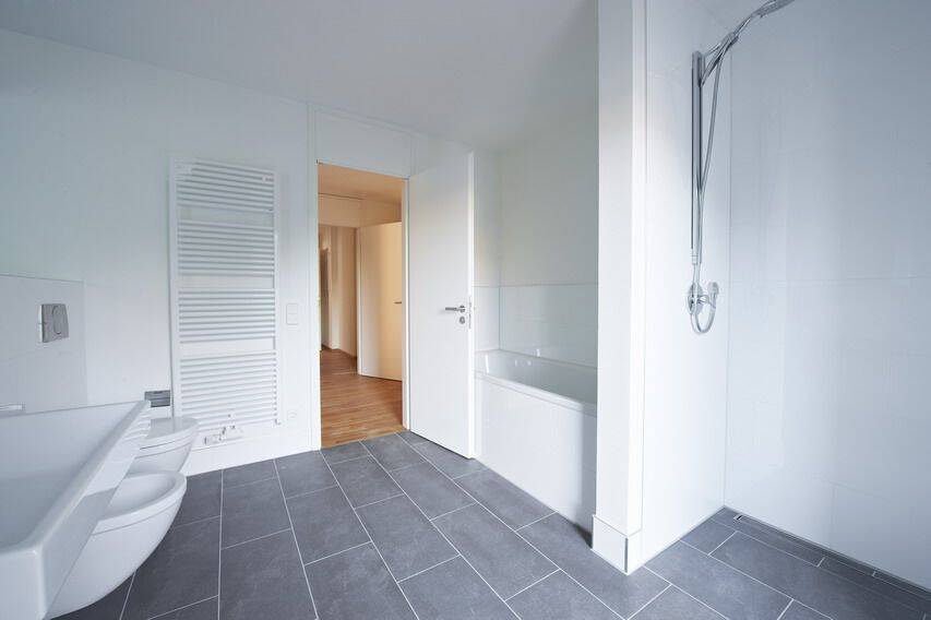 Großzügige 3-Zi.-Wohnung mit schöner Terrasse und großem Garten in bester Aussichtslage – 70192 Stuttgart – Vorschaubild 4