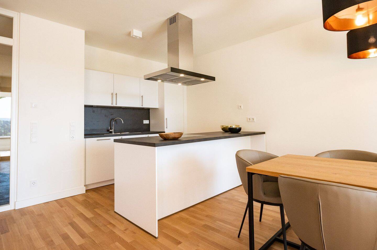 Möblierte 2-Zimmerwohnung mit traumhaften Blick auf Aachen – Zeitmietvertrag – 52072 Aachen – Vorschaubild 3