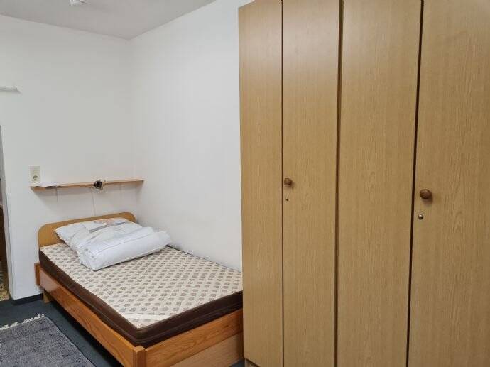 absolut ruhige, möbl. 1-Zi.-Whg. in ER – Zentrum – Nord, Nähe Kliniken, 20,6 m² Wfl. – 91054 Buckenhof – Vorschaubild 3