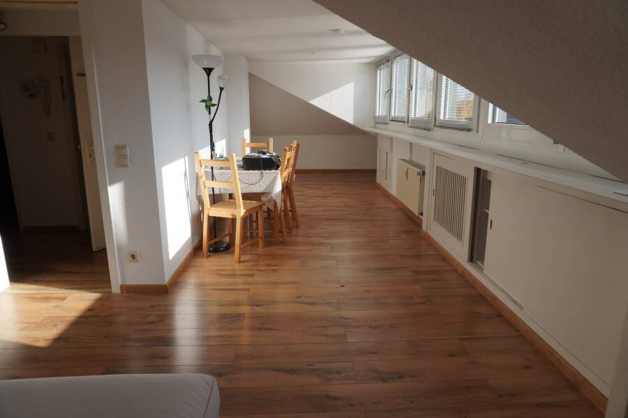 Provisionsfrei* SOFORT FREI! Rhein-nah – 2-Zm Penthouse Oberkassel – renoviert, Klimaanlage Einbauküche 55m² – 40549 Düsseldorf – Vorschaubild 4