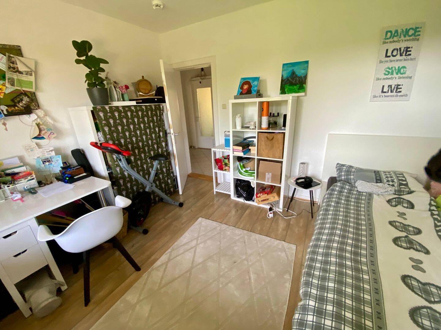 Sonnige 3-Zimmerwohnung mit Balkon und EBK in Kiel-Russee, Innenstadtnähe – 24111 Kiel – Vorschaubild 3