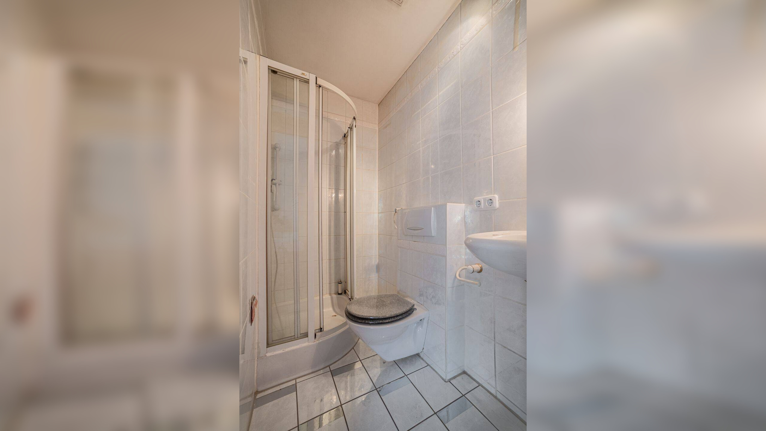 TRUDERING / geräumige 2-Zimmer-Dachgeschosswohnung mit Blick ins Grüne – 81825 München – Vorschaubild 4