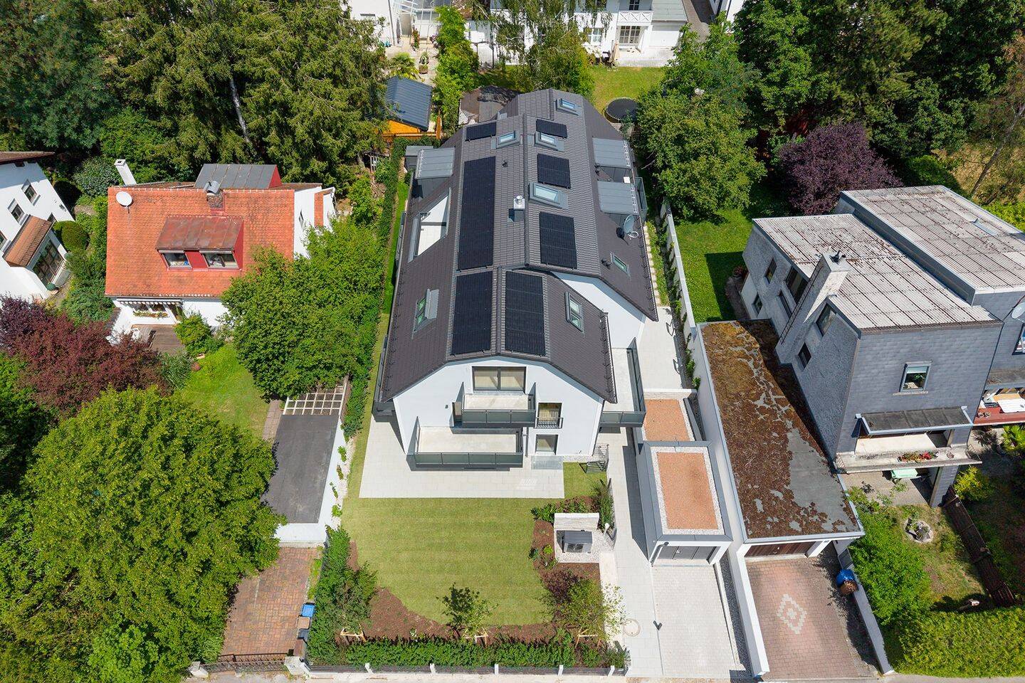 Exklusive 3-Zimmer-Südwest-Wohnung mit drei Balkonen und großzügigem Wohnbereich – 81739 München – Vorschaubild 3