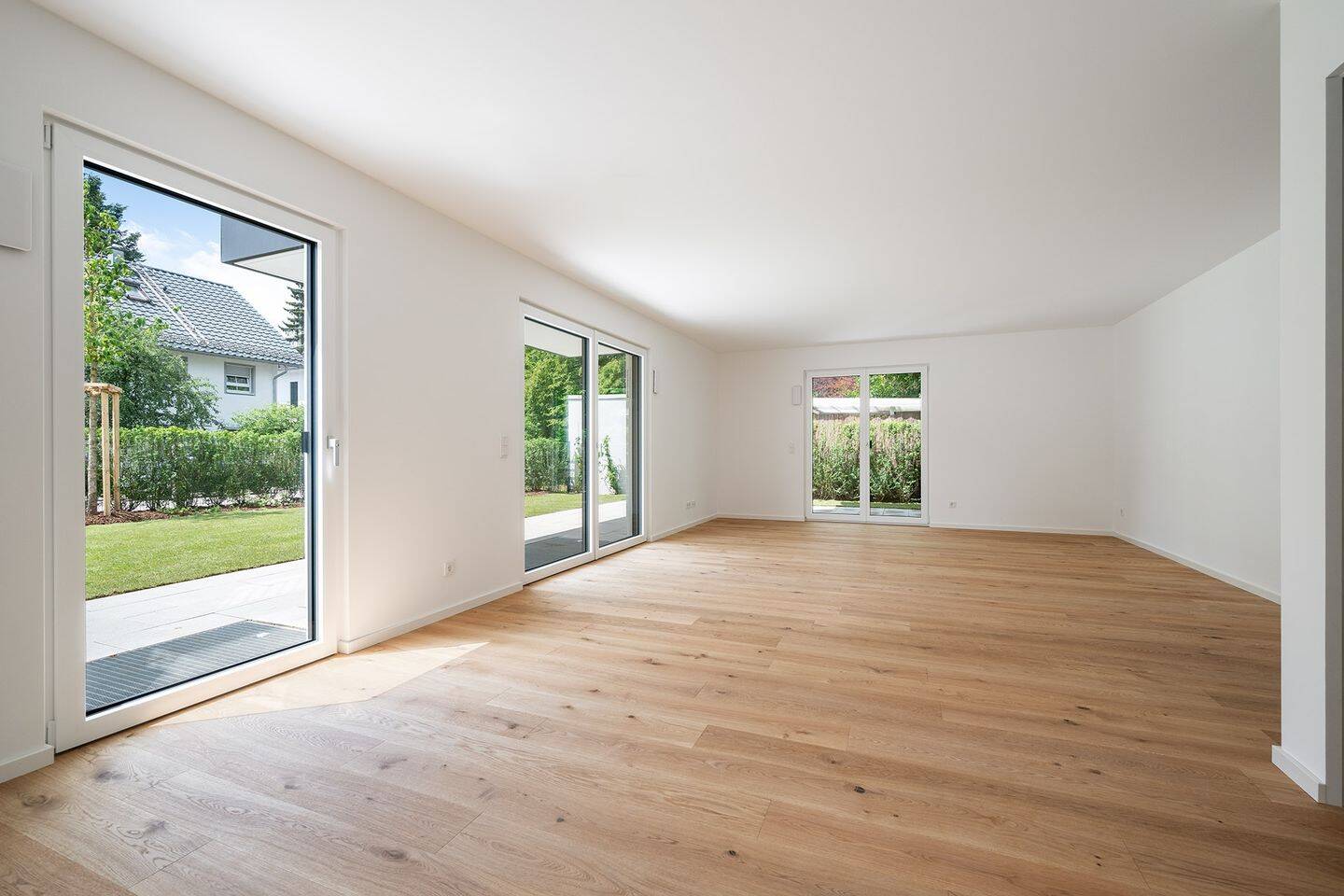 Stilvolle 3-Zimmer-Gartenwohnung mit großzügiger Terrasse und vielseitigem Hobbyraum – 81739 München – Vorschaubild 3