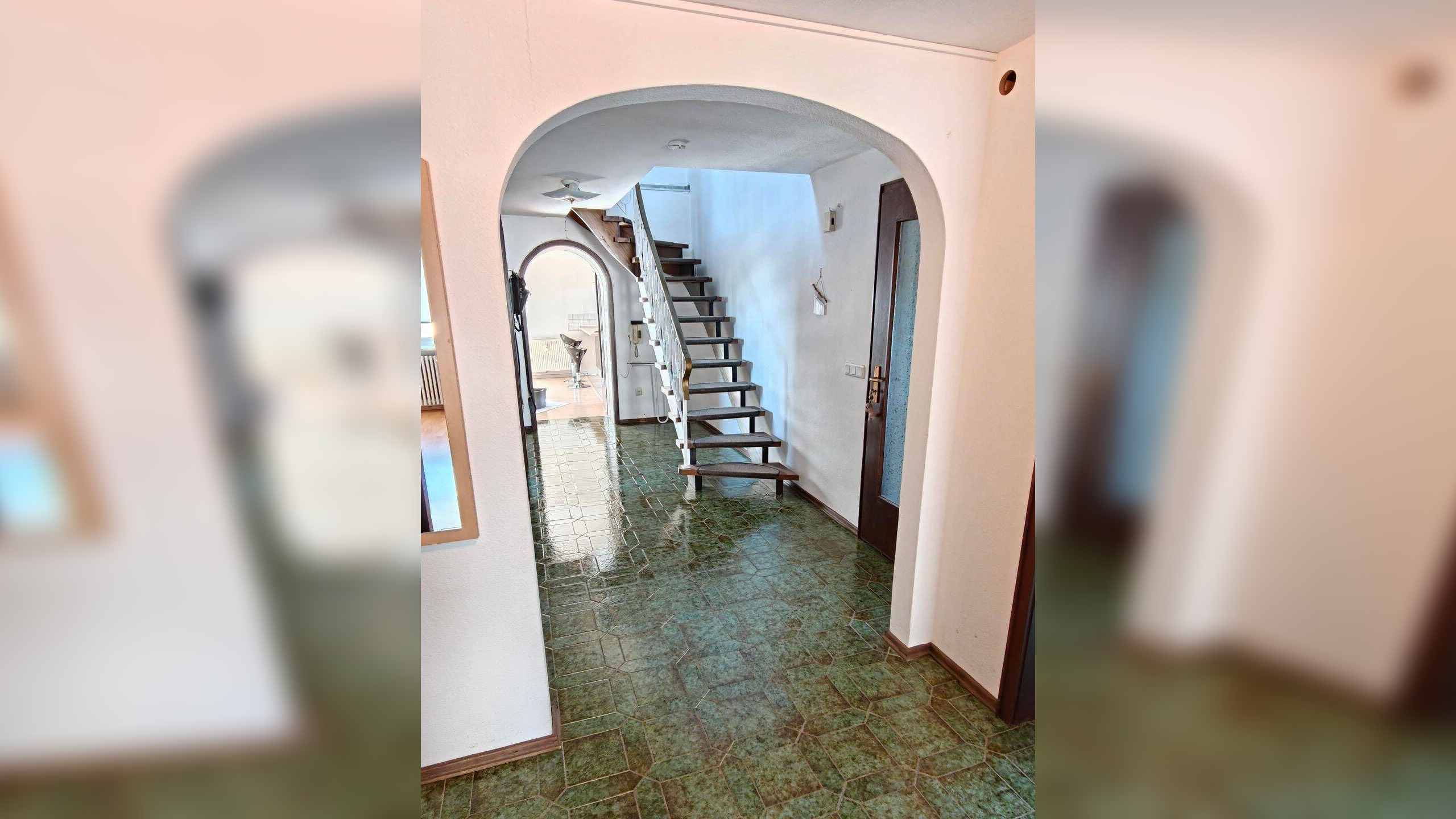 Großzügige Maisonettewohnung mit Fernblick, Balkon und Gartenanteil in Dasing! – 86453 Dasing – Vorschaubild 3
