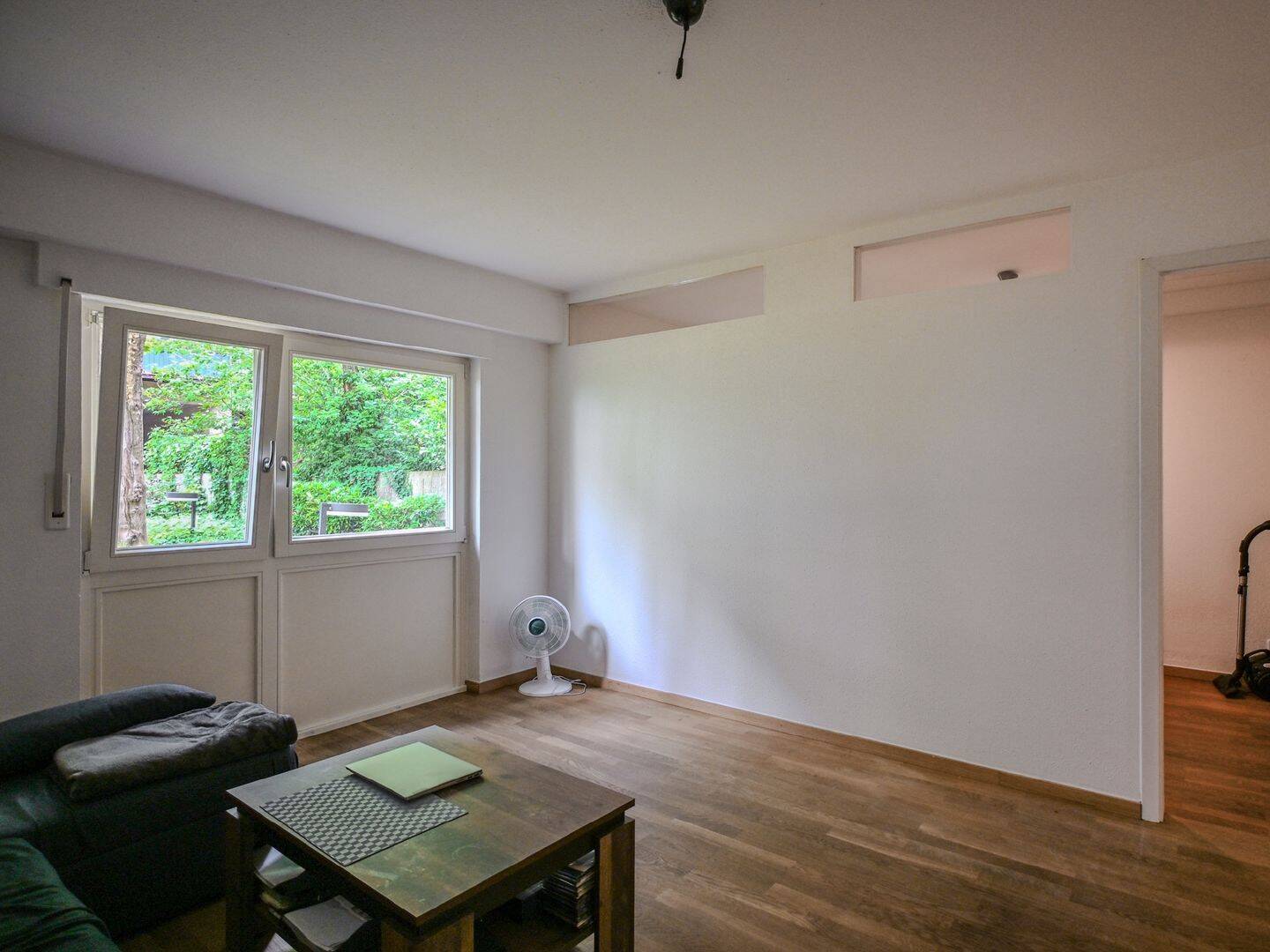 AIGNER –  Saniert und bezugsfrei: Perfekt geschnittene Erdgeschosswohnung in ruhiger Innenhoflage – 80796 München – Vorschaubild 3