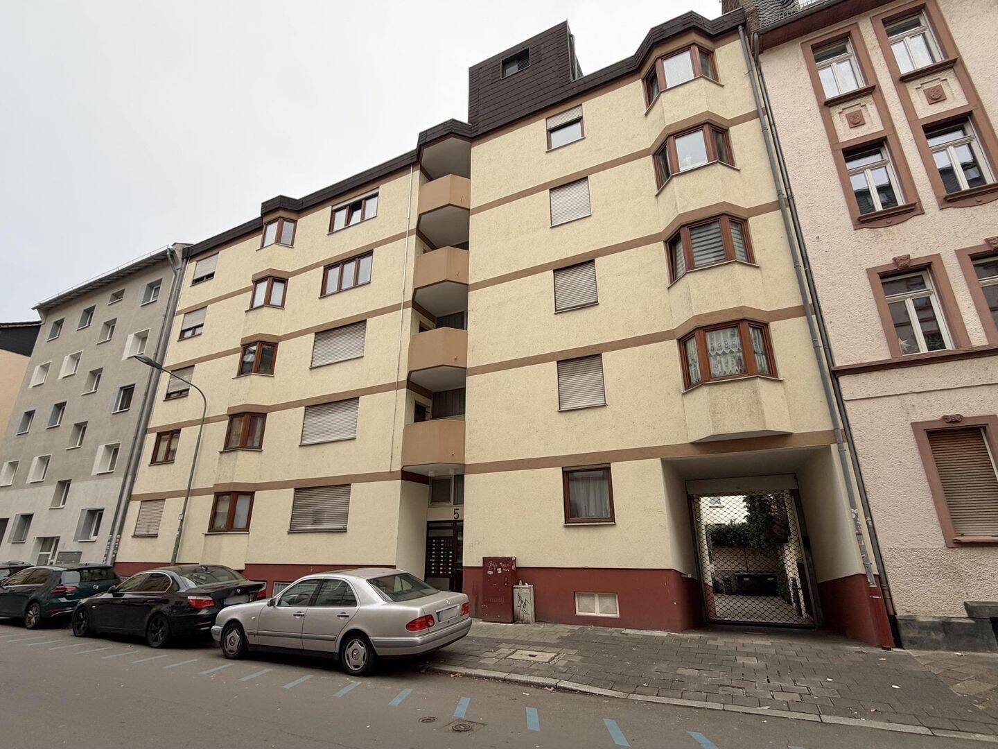 Gut geschnittene 2 Zi-Wohnung inkl. Stellplatz – zentrale Wohnlage! – 63069 Offenbach am Main – Vorschaubild 3