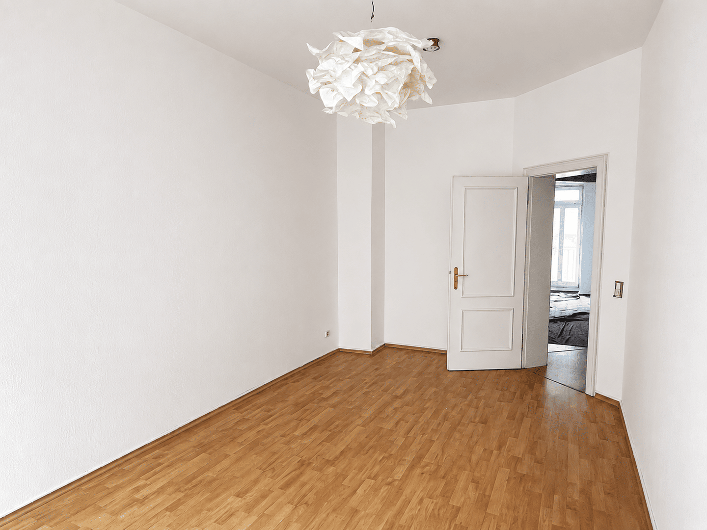 frisch geweißt und sofort bezugsfrei: Ihre neue Bleibe in Schleußig! – Leipzig – Vorschaubild 3
