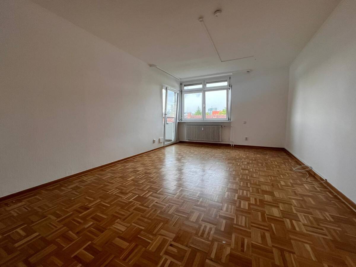 Charlottenburg: Eislebener Str: VERMIETETE 4-Zi-Whg, 92m² – 5.OG + SÜD-Loggia – kündbar in 9 Monaten – 10789 Berlin – Vorschaubild 3