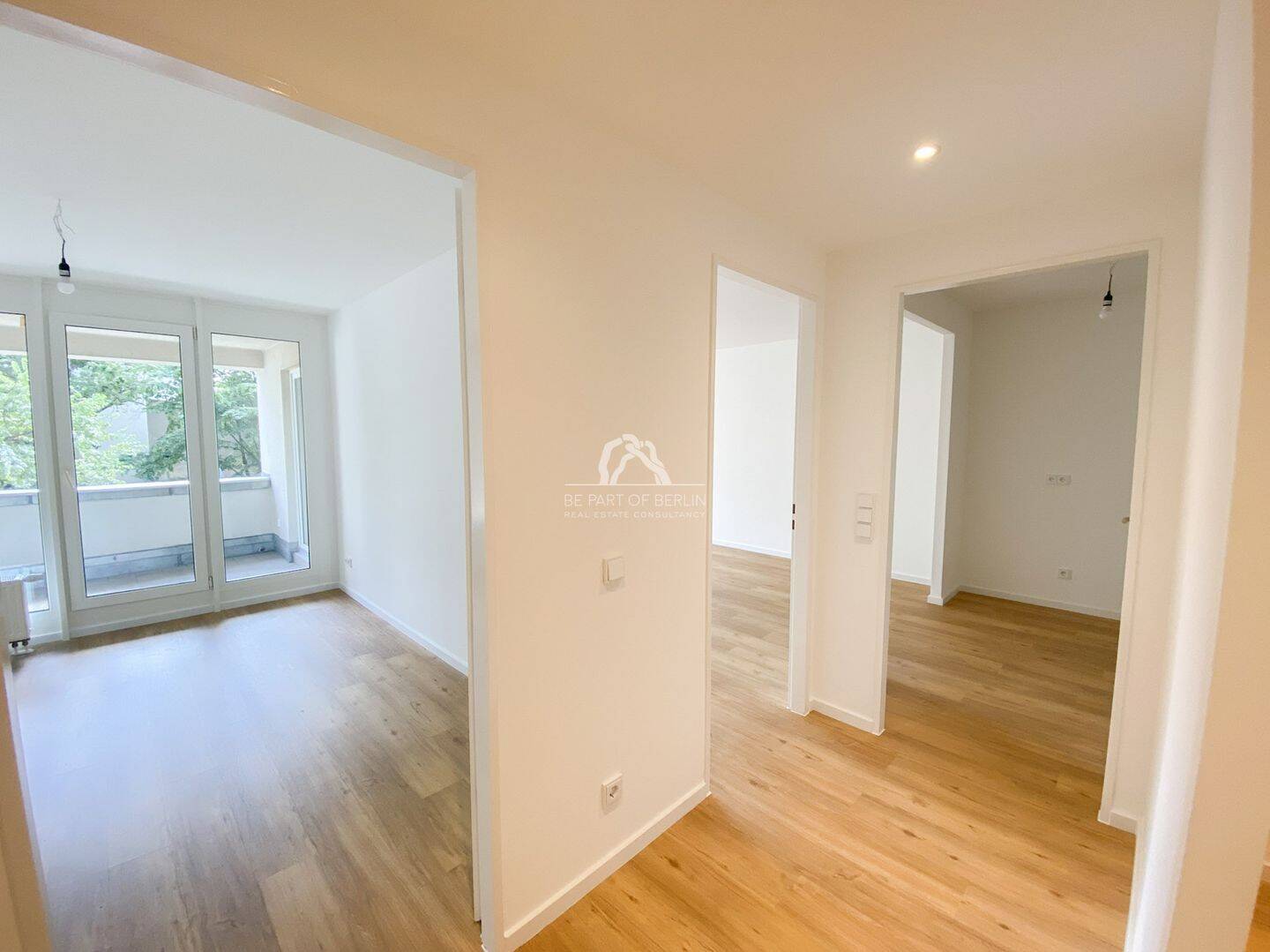 FRISCH SANIERT | 2-ZIMMER-WOHNUNG | AUFZUG & BALKON| SAMARITERKIEZ | PROVISIONSFREI | – 10247 Berlin – Vorschaubild 4