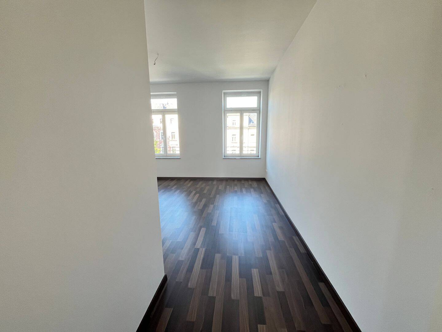 Kaßberg-Wohnung mit Balkon – Komfortabler Stellplatz auf Wunsch – Chemnitz – Vorschaubild 3