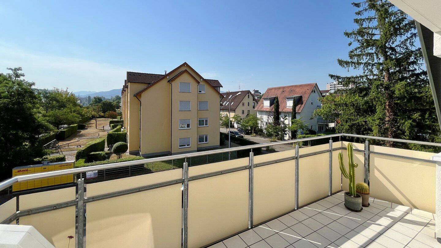 Charmante 2-Zimmer-Dachgeschosswohnung nahe dem Seepark – 79110 Freiburg im Breisgau – Vorschaubild 3