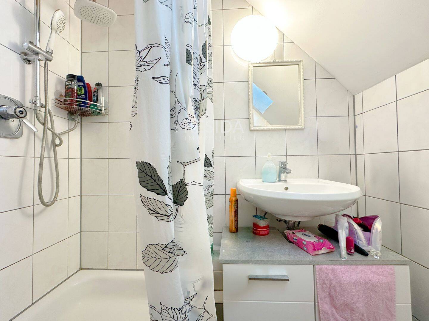 Gepflegte 2-Zi.-Wohnung mit EBK, gr. Bühne mit Ausbaupotenzial in Bad Cannstatt – 70376 Stuttgart – Vorschaubild 6