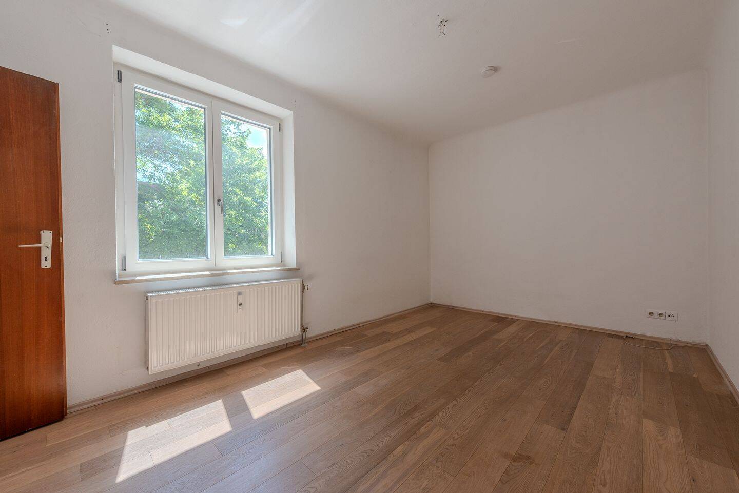 AIGNER – Idyllisches Wohnen mit eigenem Garten im ensemblegeschützten Quartier „Alte Heide“ – 80805 München – Vorschaubild 3
