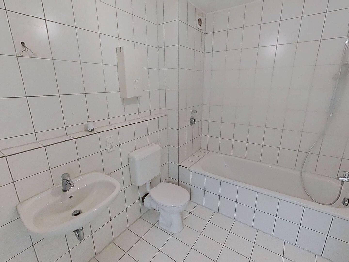 Charmantes Single-Paradies: Helle 1-Zimmer-Wohnung mit offener Küche & Wanne – 33100 Paderborn – Vorschaubild 3