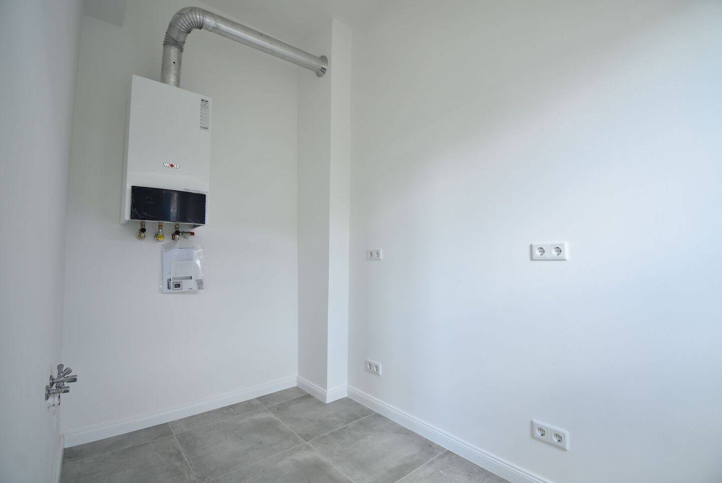 ERSTBEZUG nach Sanierung! Zentrale 2-Zi-Whg zu vermieten – 40211 Düsseldorf – Vorschaubild 3