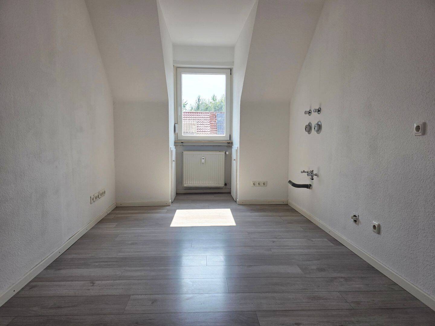 2-Zimmer-Dachgeschoss-Wohnung – befristet bis 31.12.2028 – 69121 Heidelberg – Vorschaubild 3