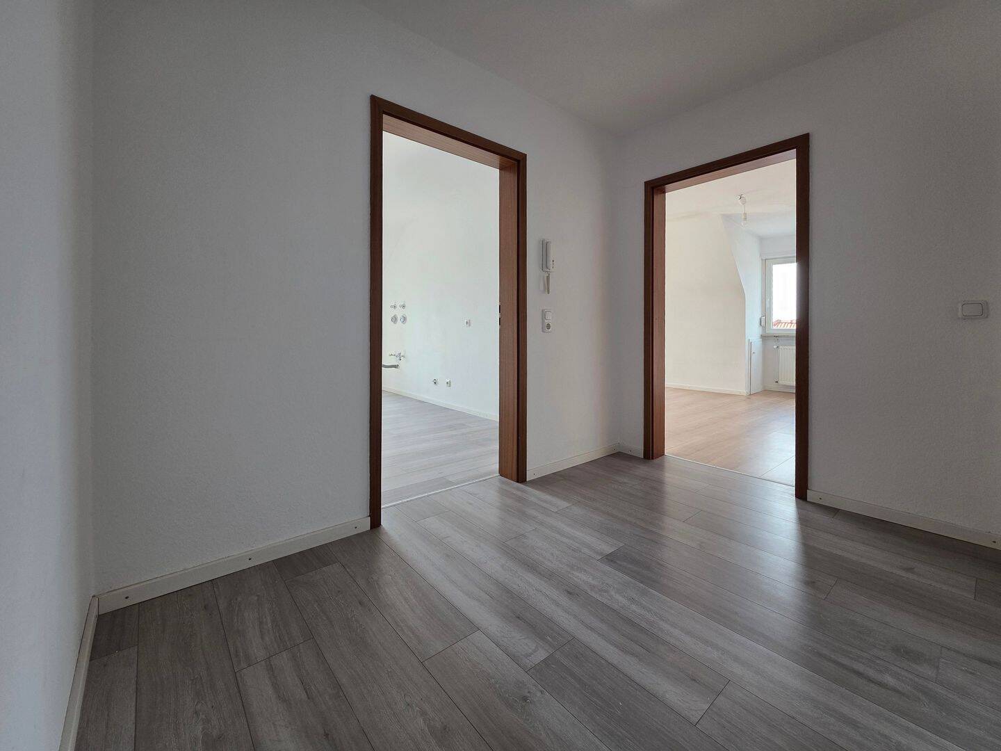 2-Zimmer-Dachgeschoss-Wohnung – befristet bis 31.12.2028 – 69121 Heidelberg – Vorschaubild 4
