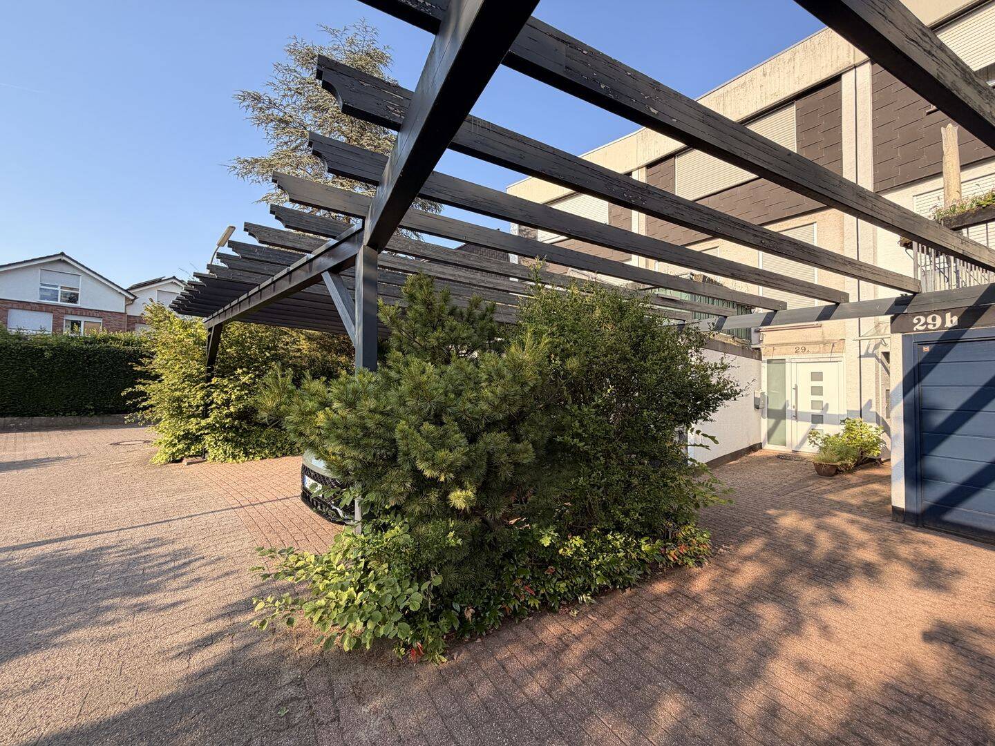 Wohnkomfort auf drei Ebenen – Exklusives Reihenmittelhaus mit Kamin, Balkone und Garage – 44227 Dortmund – Vorschaubild 3