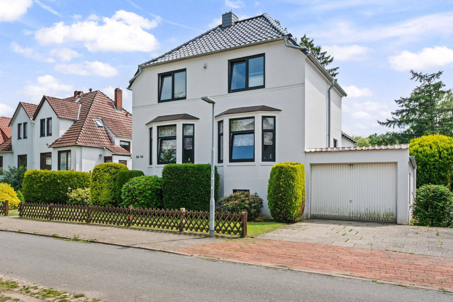 Traumhaftes 7-Zimmer-Einfamilienhaus mit Garage, weitläufigem Garten und eigenem See! – 28259 Bremen – Vorschaubild 3