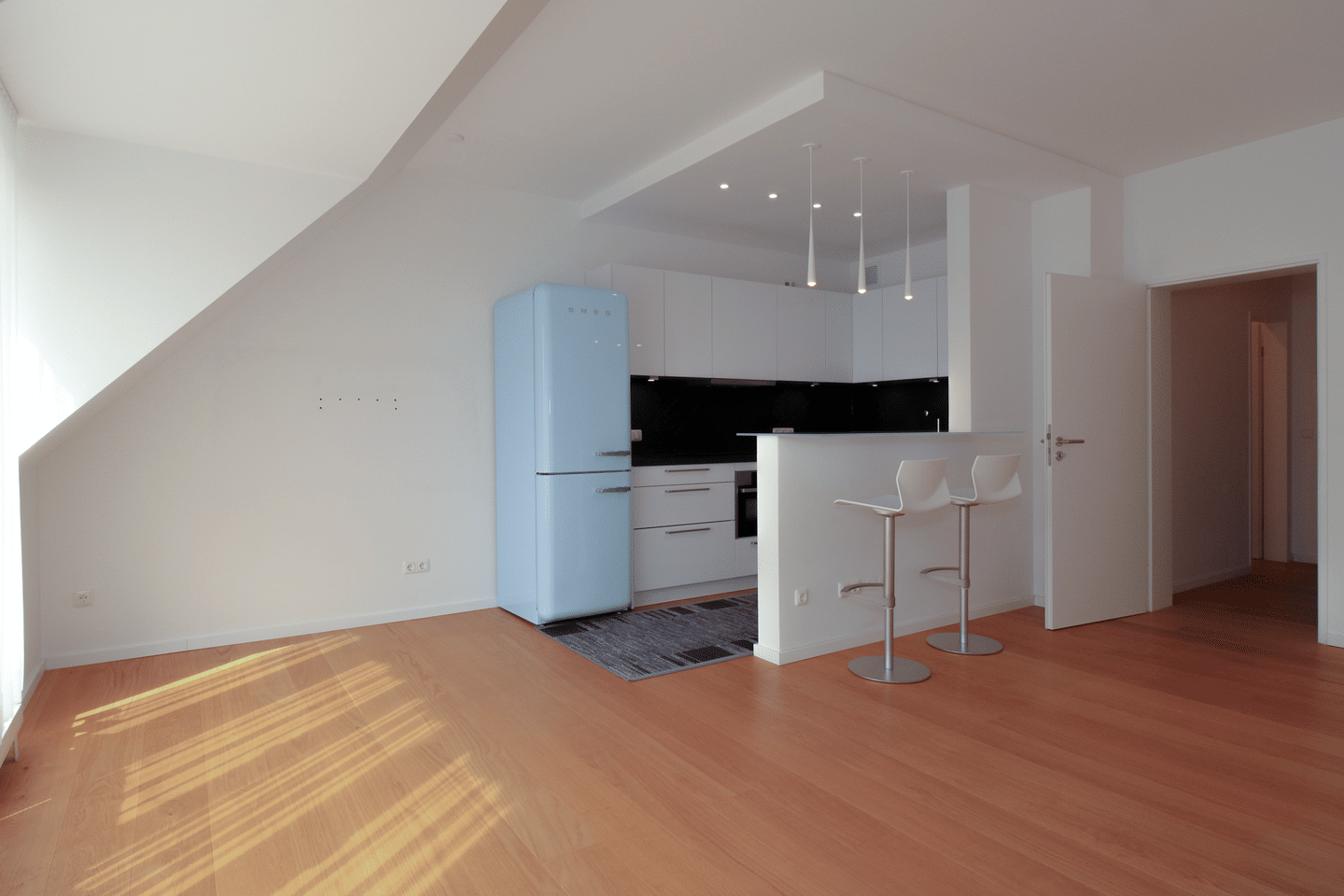 Provisionsfrei: 2-Zi.-Dachgeschosswohnung mit Süd-Terrasse & TG – 80638 München – Vorschaubild 3