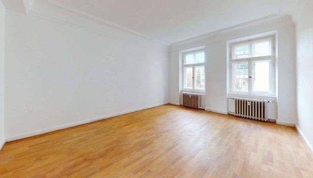 Altbauperle mit Seltenheitswert: Großzügige 8-Zimmer-Wohnung und unverwechselbarer Charakter – 90762 Fürth – Vorschaubild 5