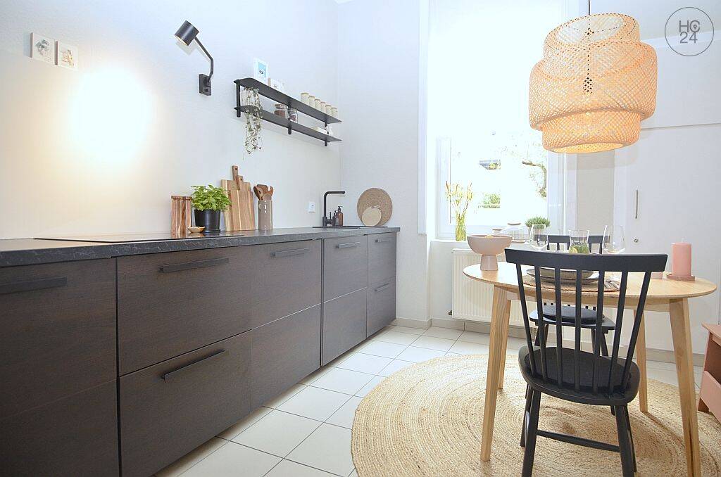 Stilvolle möblierte 2-Zimmer Wohnung mit Balkon und Internet in Wiesbaden-Westend – 65195 Wiesbaden – Vorschaubild 3