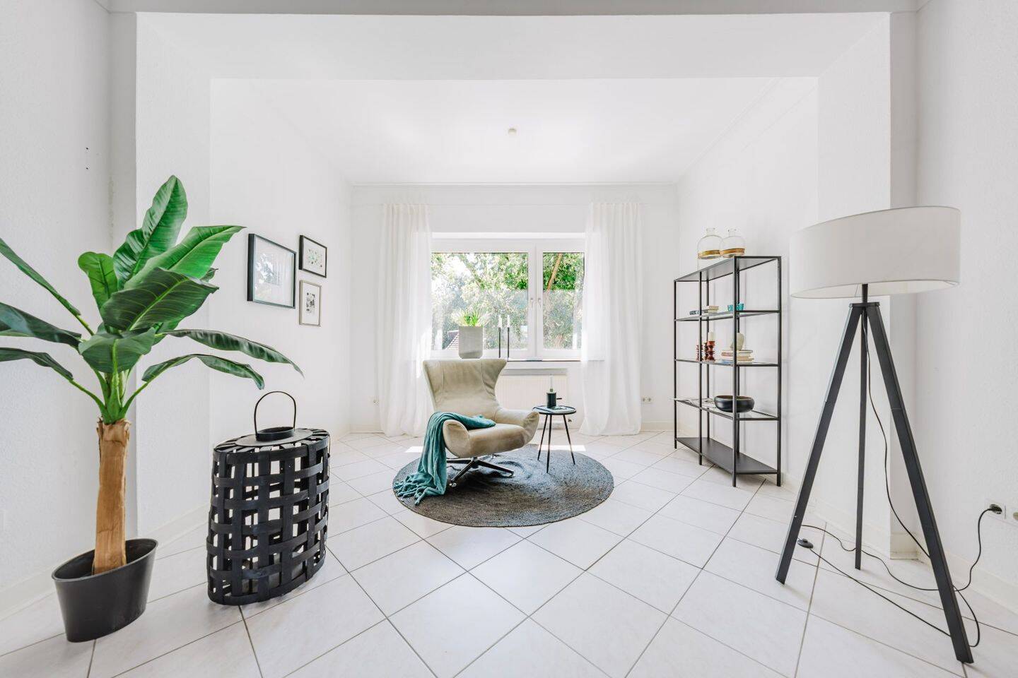 Großzügig wohnen im Kreuzviertel: Altbau-Charme mit 3-4 Schlafzimmern und Parkplatzmöglichkeit – 44137 Dortmund – Vorschaubild 3