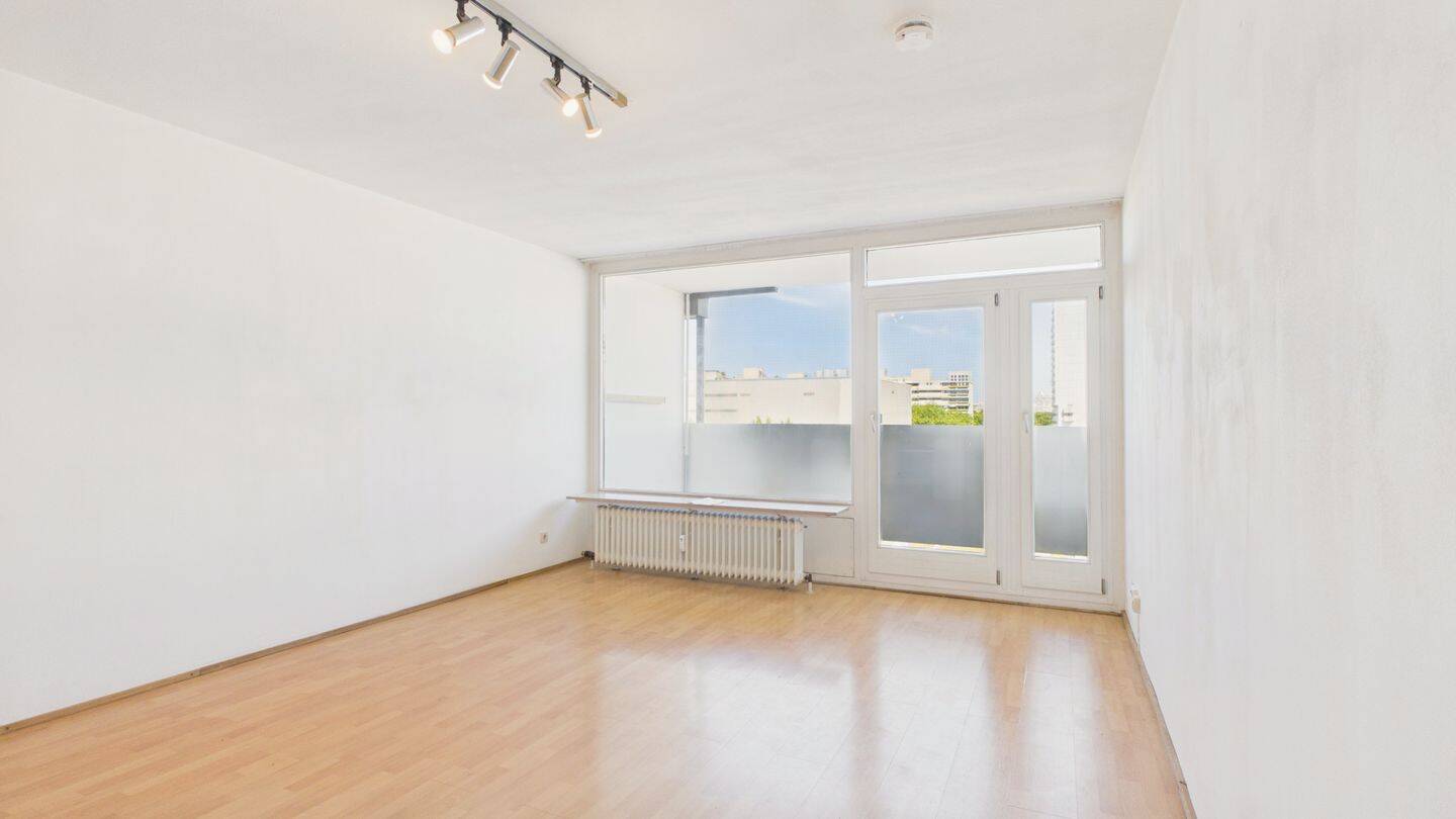 HEGERICH: Leerstehende 1-Zimmer-Wohnung mit Ost-Balkon direkt am Olympia-Einkaufszentrum – 80993 München – Vorschaubild 3