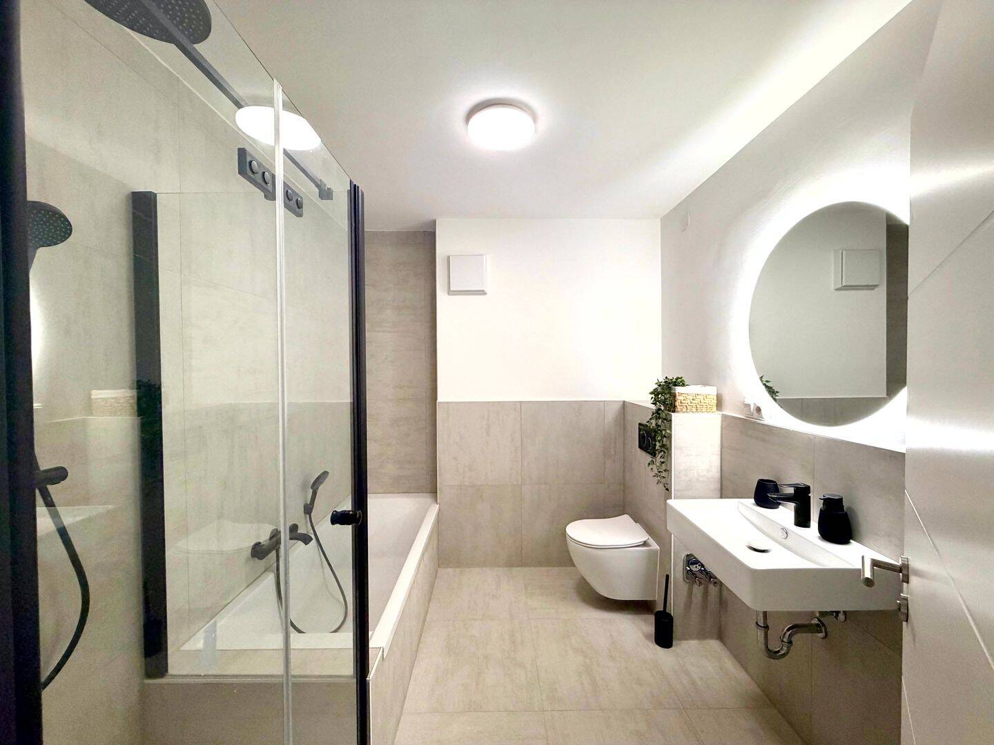 Erstbezug nach Sanierung provisionsfreie 3-Zimmer-Wohnung mit Balkon und TG-Stellplatz – 93051 Regensburg – Vorschaubild 4