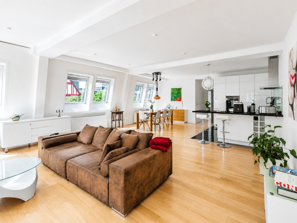 Ein Ort, an dem Licht, Raum und Design verschmelzen – außergewöhnliche Liebhaberwohnung in der Karlsruher Weltstadt. – 76135 Karlsruhe – Vorschaubild 3